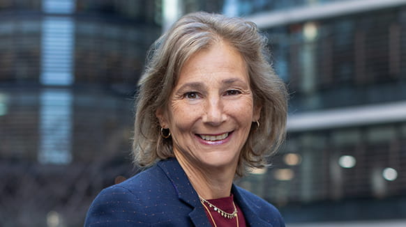 Lesley Gregory