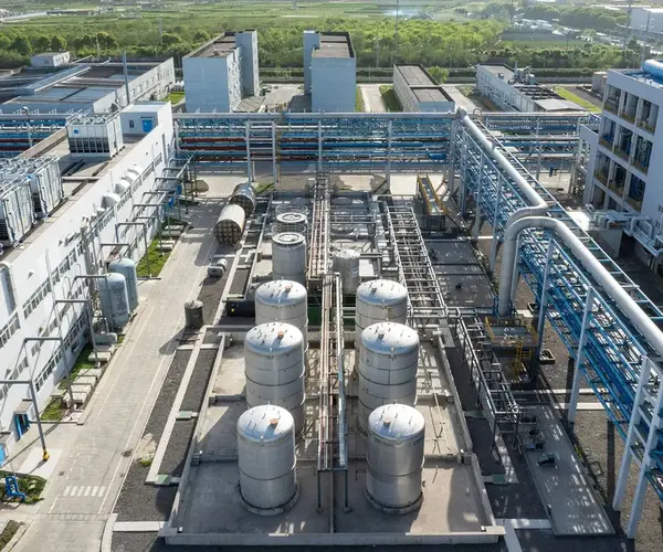 helium purification and liquefaction facility